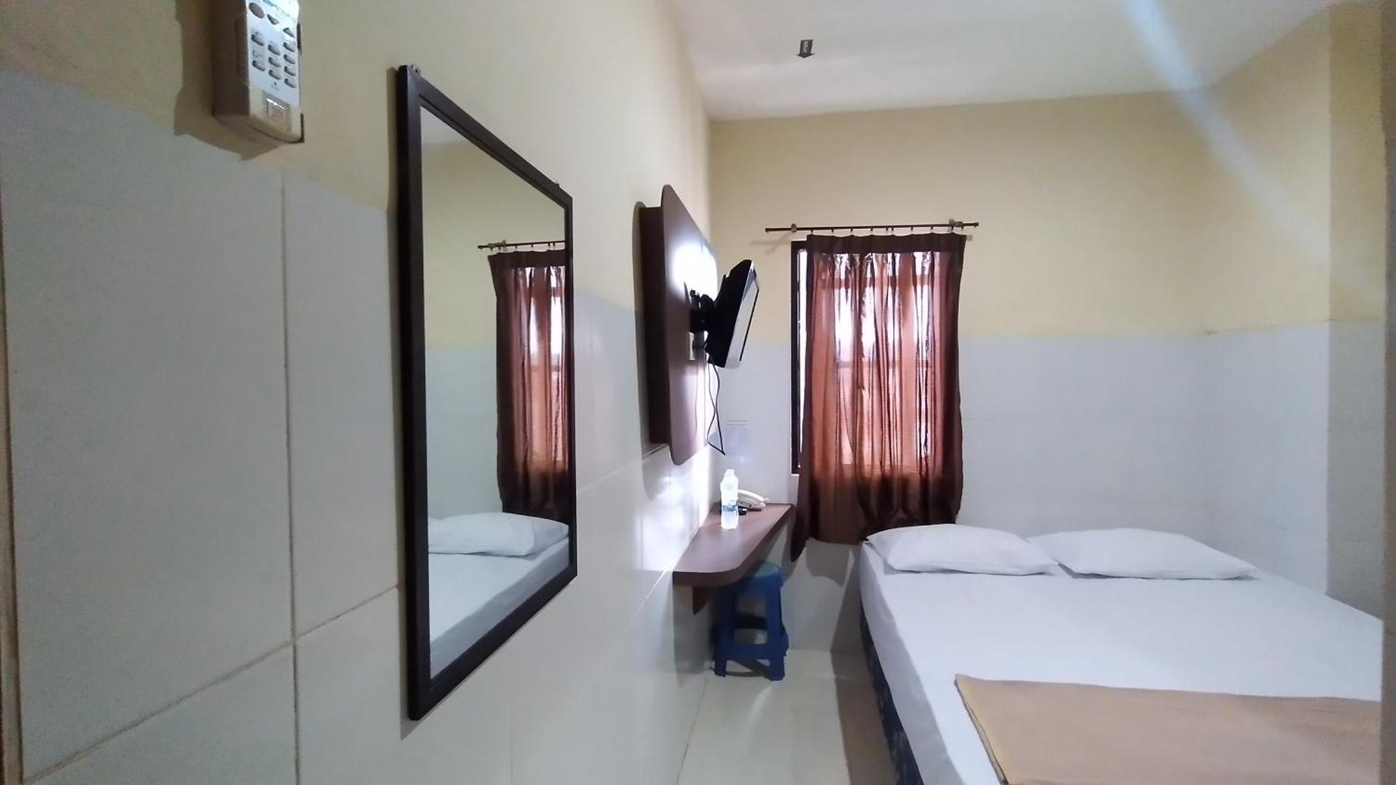 Golden Inn Ambon Buitenkant foto